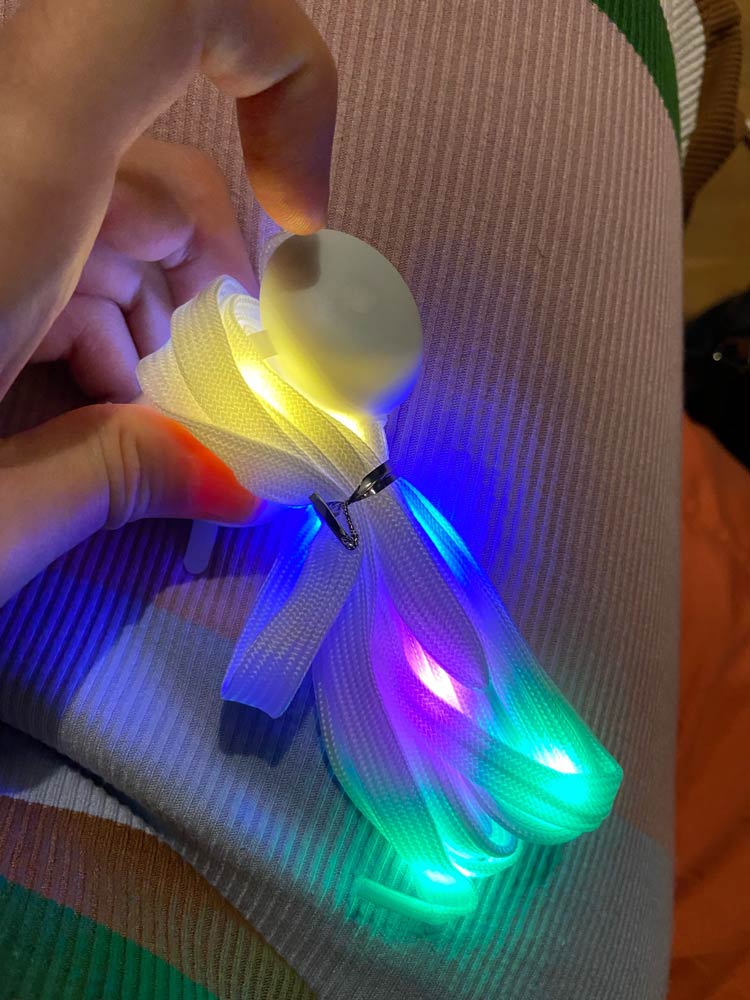 LedLaces, блестящи връзки за обувки - бели с цветни LED светлини - Image 5