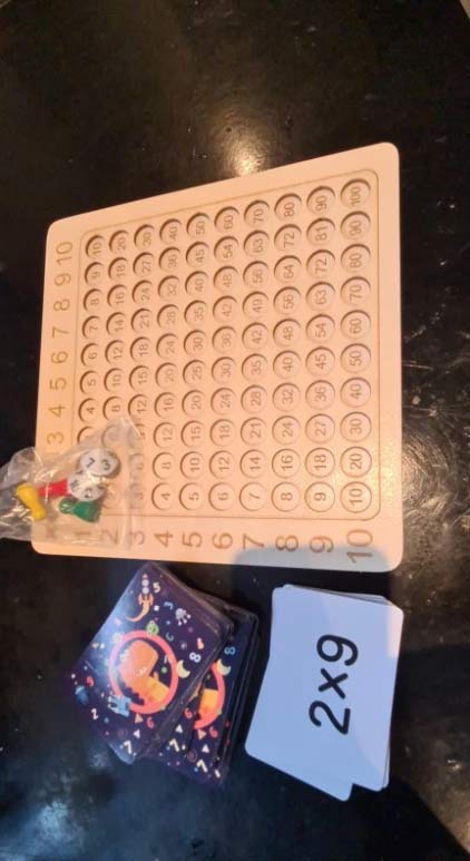 MultiplicationGame, е настолна игра, която се събира до 100 - Image 8