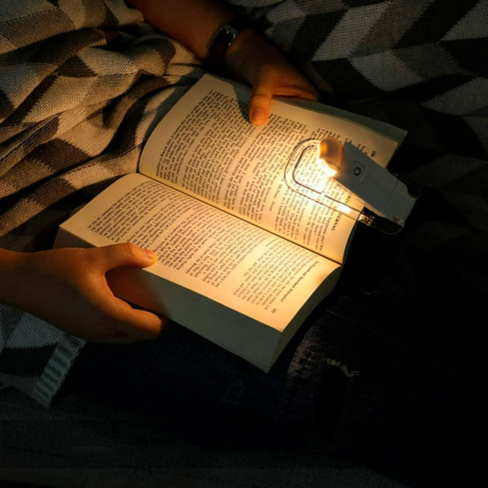 ReadLed, мини LED лампа, която може да се закачи на книга - Image 3