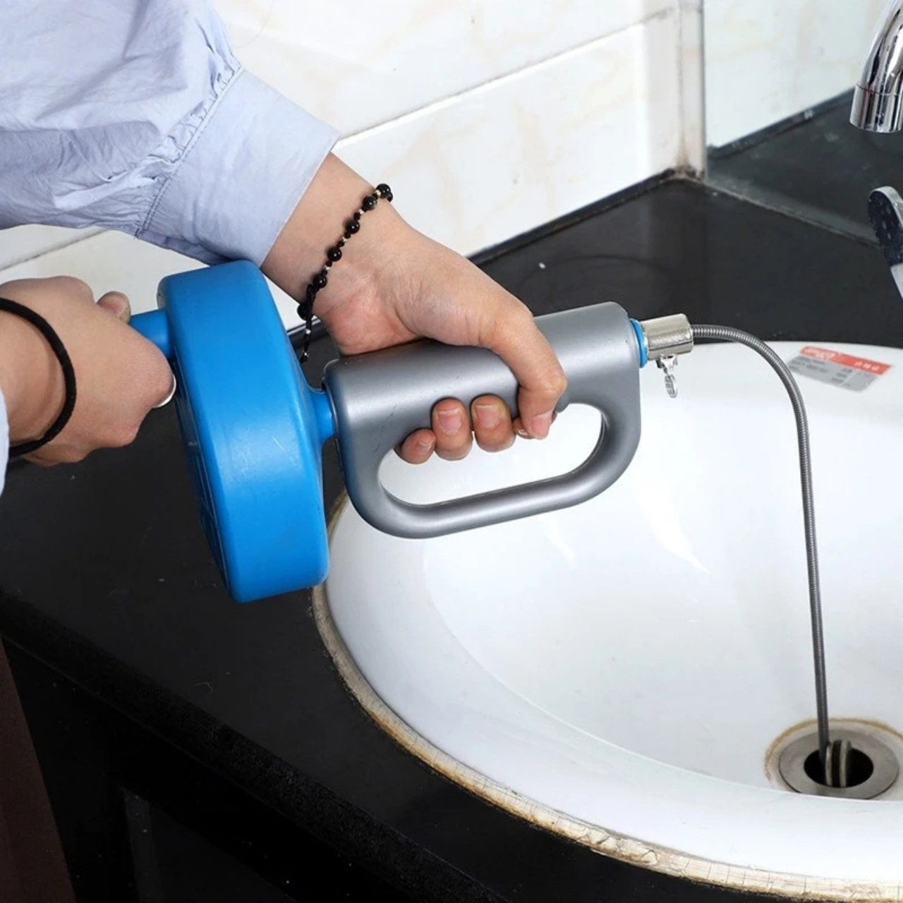 Tornado е проектиран да бъде използван безопасно от всеки възрастен член на домакинството, без специални знания или инструменти.