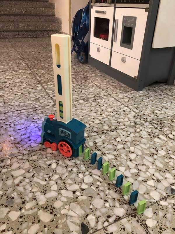 TrainDomino, влакът, който поставя домино - Image 3